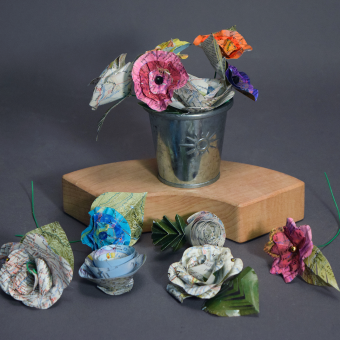 Patricia's Folded Flowers from Around the World thumbnail