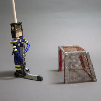 wo-hockey-player